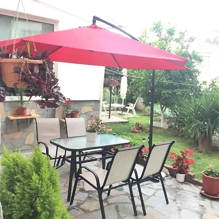 Sofis Garden בית הארחה 4*