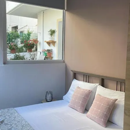 בית הארחה Sofis Garden 4*