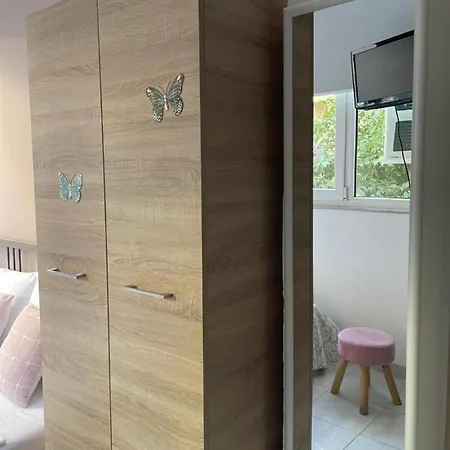 Sofis Garden Guest house